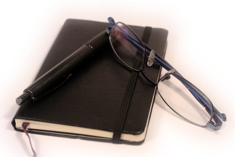 Carnet de notes et stylo pour organiser sa méthode de révision du brevet 2026